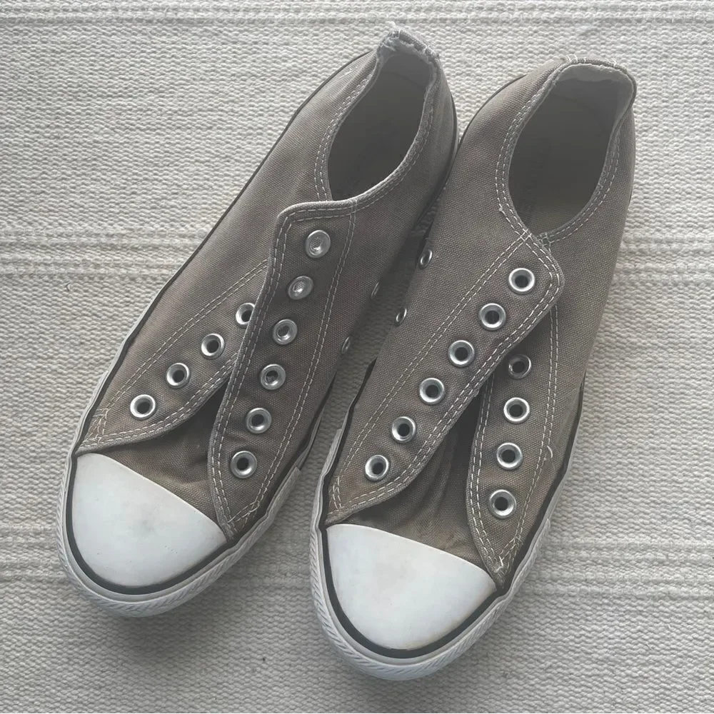 Converse Chuck Taylor All Star Women's Low Top, Seasonal Gray, Size 9 - Picture 5 of 7